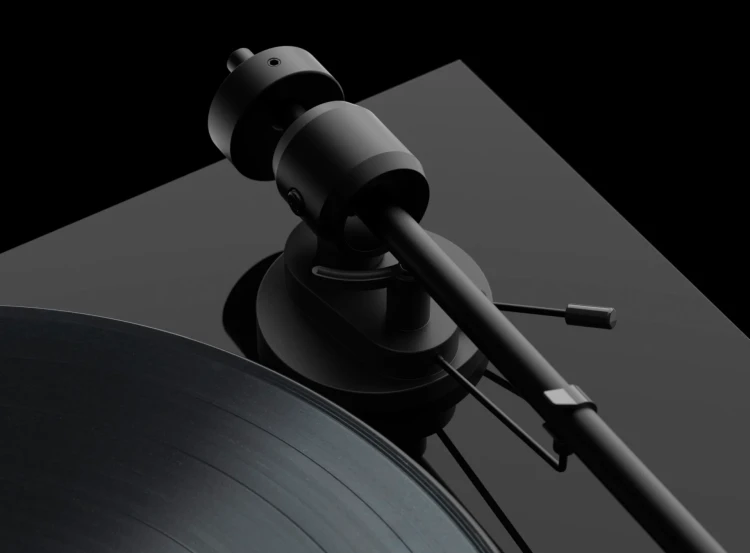 E1-black-tonearm-lifestyle-9-1-scaled.jpg