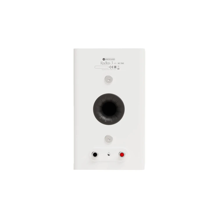 ma_radius4g_pack-shot_3_white_back.jpg